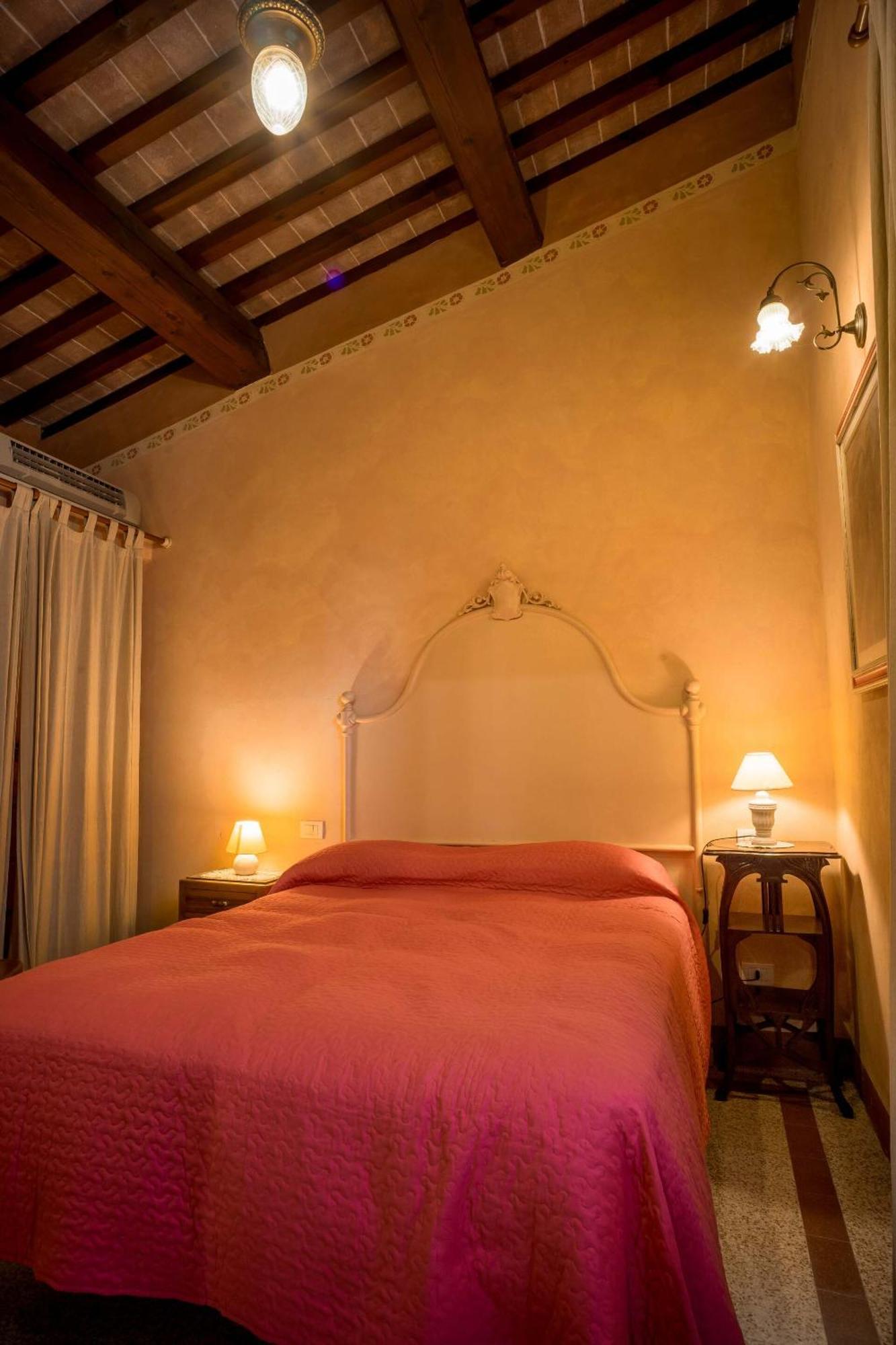 Marta Guest House Lucca Habitación foto