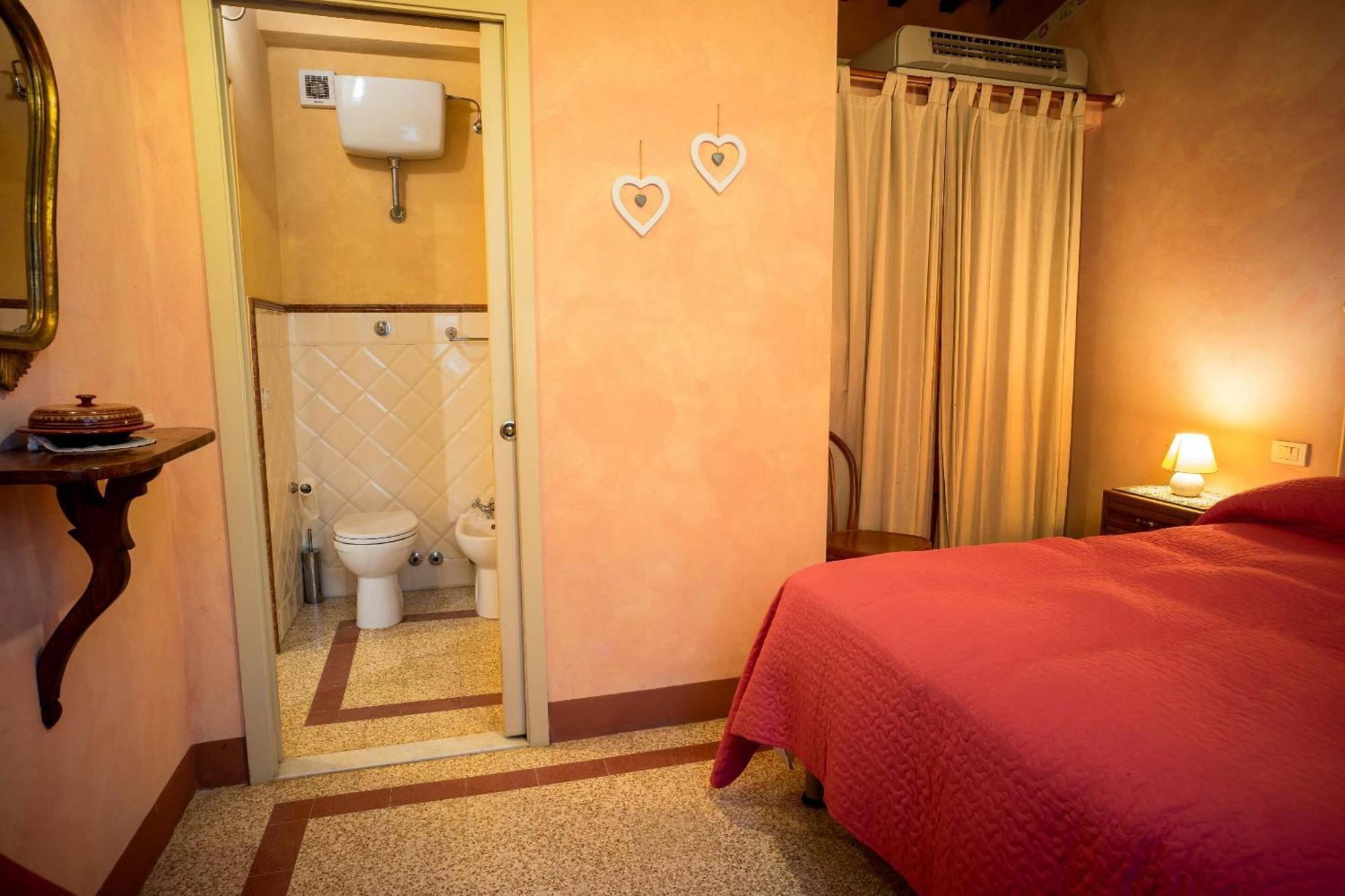 Marta Guest House Lucca Habitación foto
