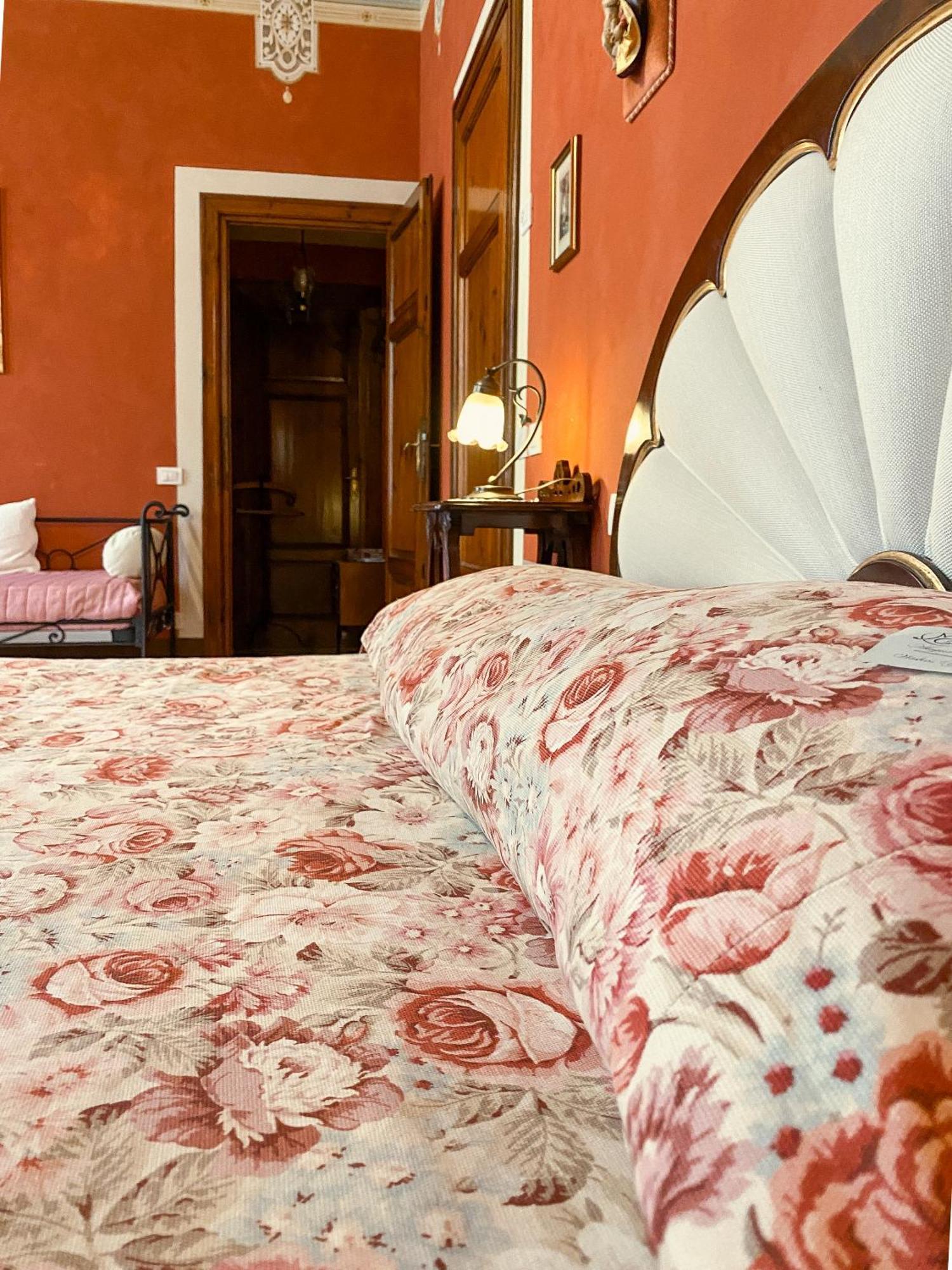 Marta Guest House Lucca Habitación foto