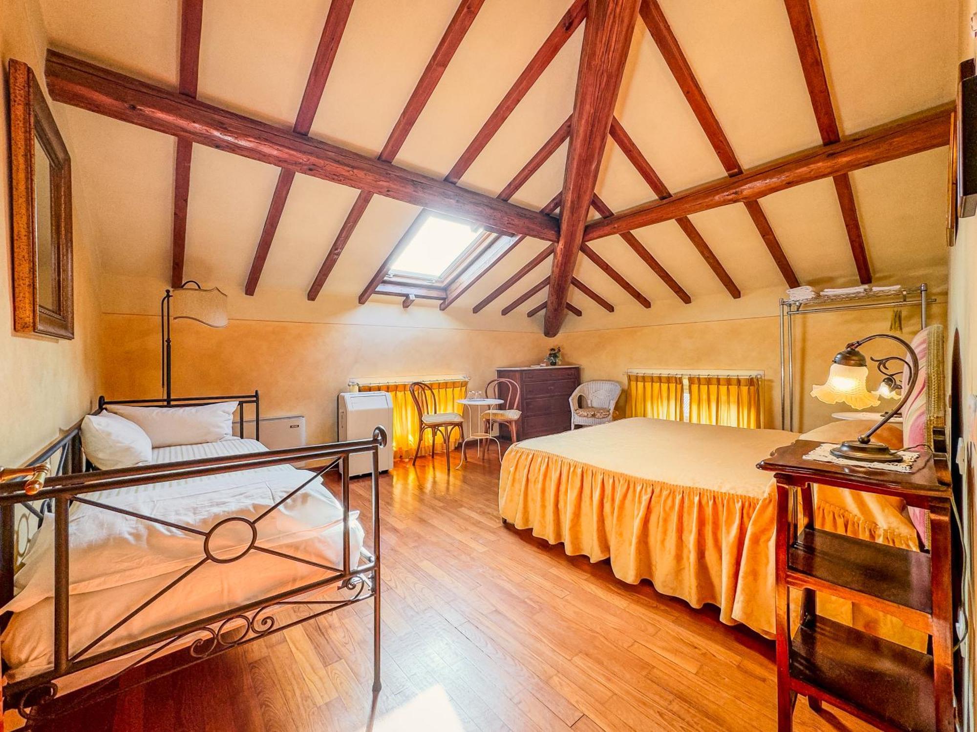 Marta Guest House Lucca Habitación foto